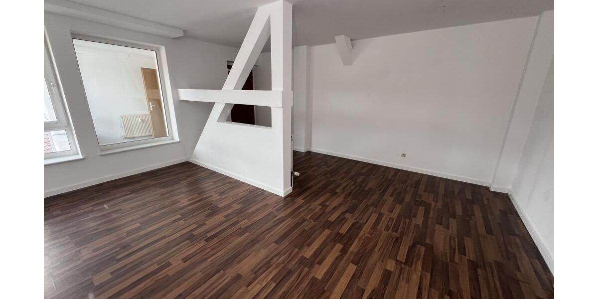 Renovierte 4 Zimmer Wohnung mit neuer Einbauküche im Herzen von Weida! - Dachgeschoßwohnung Weida Liebsdorf | Angebot:26146306