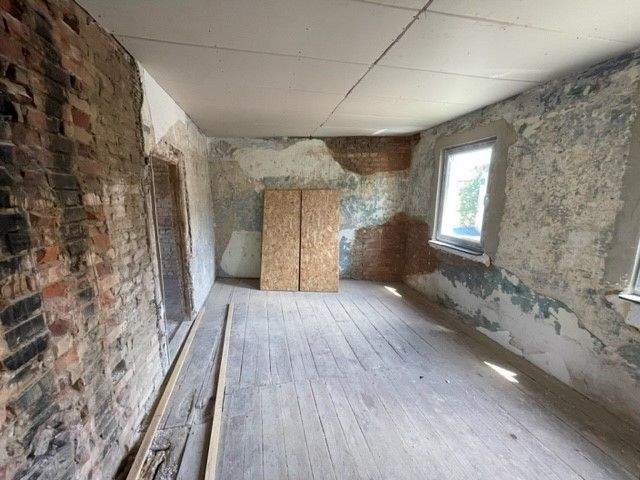 Mehrfamilienhaus, Wohnhaus Teuchern - 1 Zimmer, 280 m&sup2;, 35.000&euro; | Angebot:26450191