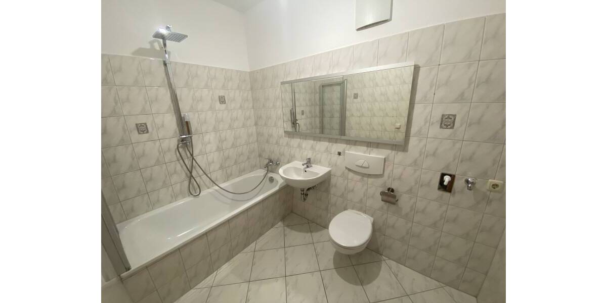 Etagenwohnung Gera Debschwitz - 3 Zimmer, 76 m&sup2;, 450&euro; | Angebot:26189028