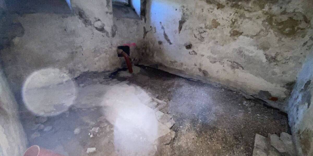 Sanierungsbedürftiges Mehrfamilienhaus mit 2-3 Wohneinheiten 1 zimmer