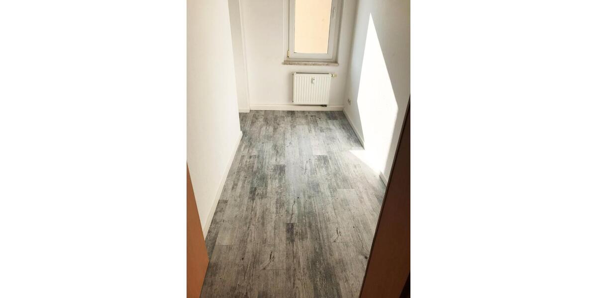 Dachgeschoßwohnung Gera Alt-Taubenpreskeln - 4 Zimmer, 80 m&sup2;, 450&euro; | Angebot:26531226
