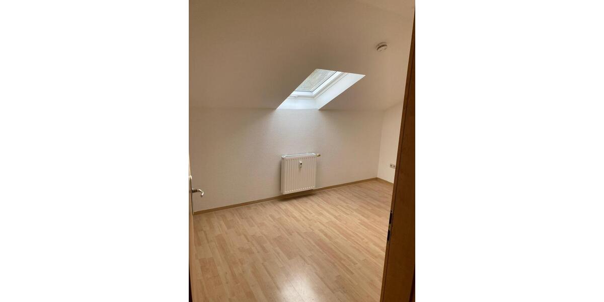 Dachgeschoßwohnung Greiz - 2 Zimmer, 43 m&sup2;, 243&euro; | Angebot:24702811