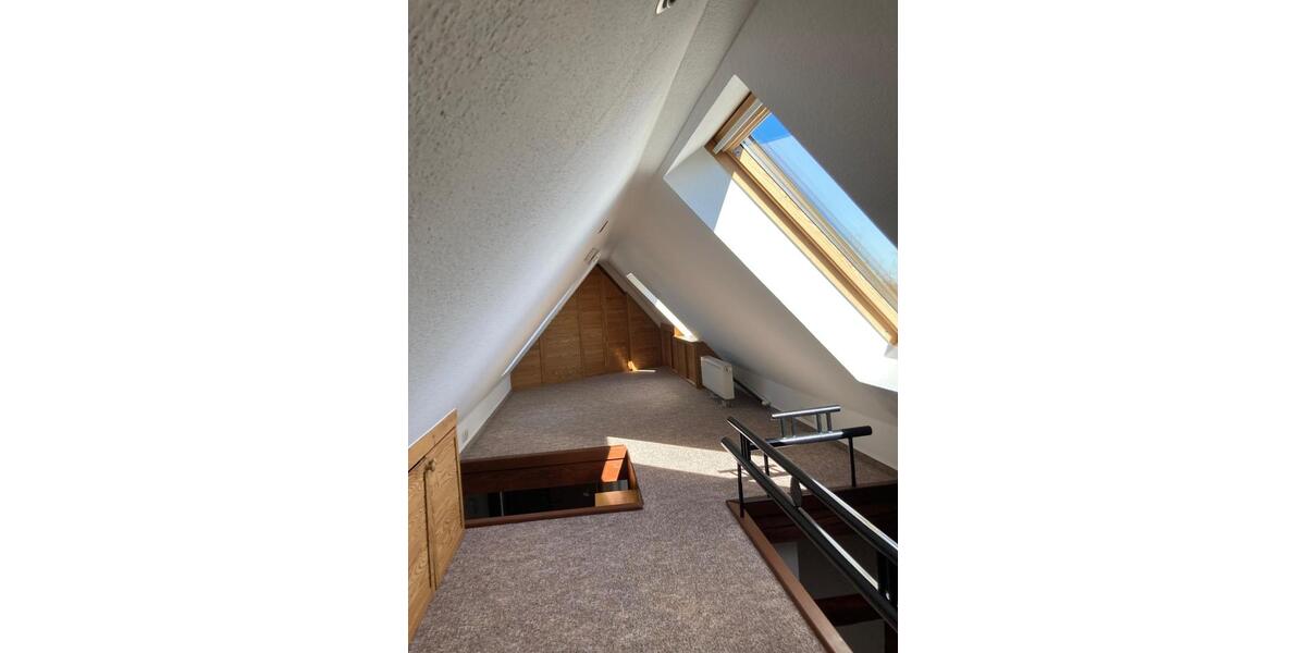 Dachgeschoßwohnung Elsteraue - 2 Zimmer, 60 m&sup2;, 360&euro; | Angebot:26690494