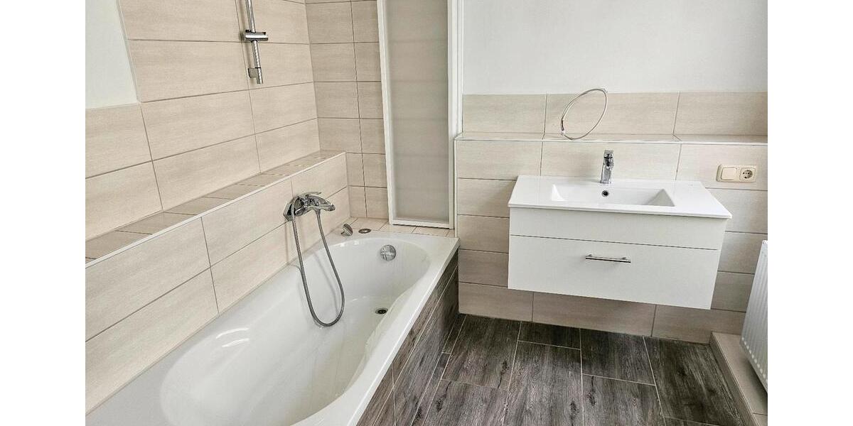 Etagenwohnung Greiz - 2 Zimmer, 77 m&sup2;, 420&euro; | Angebot:26167965