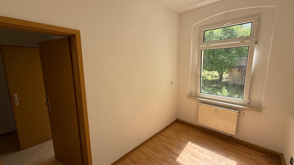 Etagenwohnung Greiz - 2 Zimmer, 44 m&sup2;, 230&euro; | Angebot:26462525