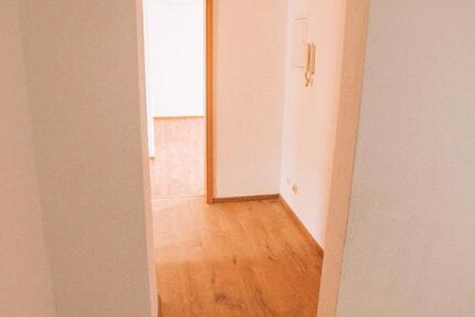 Wohnung Gera Alt-Bieblach - 2 Zimmer, 75 m&sup2;, 449&euro; | Angebot:25293168