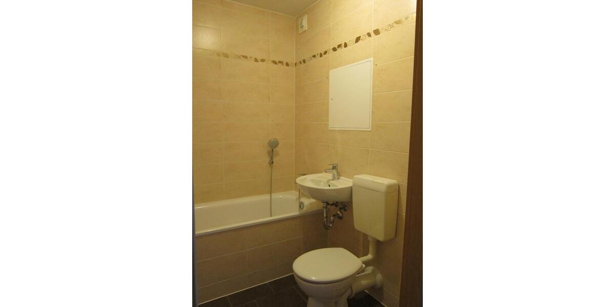 Etagenwohnung Crimmitschau - 4 Zimmer, 87 m&sup2;, 520&euro; | Angebot:19635396