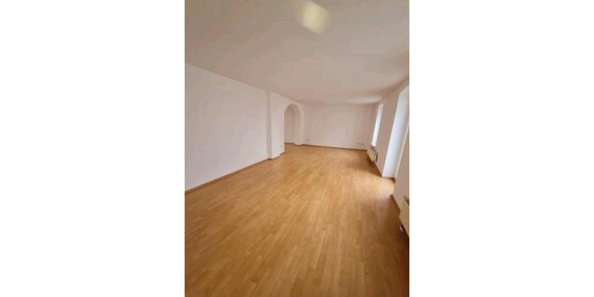 Dachgeschoßwohnung Gera Alt-Bieblach - 4 Zimmer, 110 m&sup2;, 1.100&euro; | Angebot:25992455