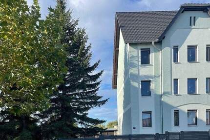 Haus Zeitz - 8 Zimmer, 254 m&sup2;, 295.000&euro; | Angebot:25245816