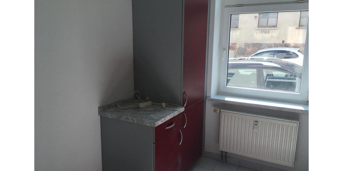 Erdgeschoßwohnung Meerane - 2 Zimmer, 58 m&sup2;, 300&euro; | Angebot:26676968