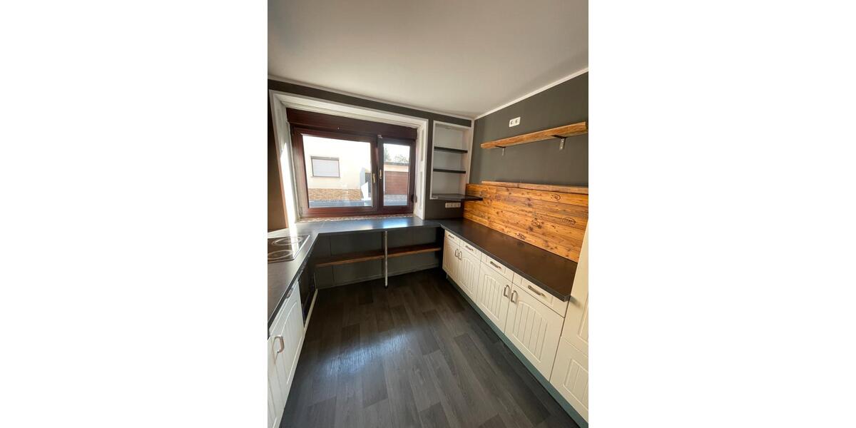 Etagenwohnung Bad Klosterlausnitz - 5 Zimmer, 160 m&sup2;, 1.000&euro; | Angebot:25527515