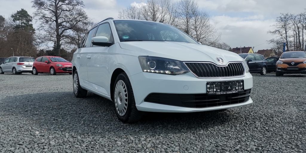 Skoda Fabia 153.123 km 7.490 &euro; Hermsdorf/Schleifreisen 07629