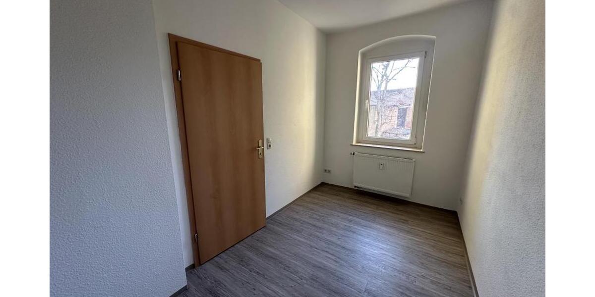 Familien willkommen! 4 R.-Wohnung mit West-Balkon, Wanne, Dusche und Hausgarten in Gera-Debschwitz! - Etagenwohnung Gera Debschwitz | Angebot:26192411
