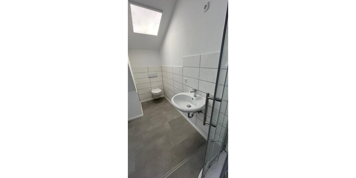 Dachgeschoßwohnung Werdau - 3 Zimmer, 64 m&sup2;, 390&euro; | Angebot:26032896