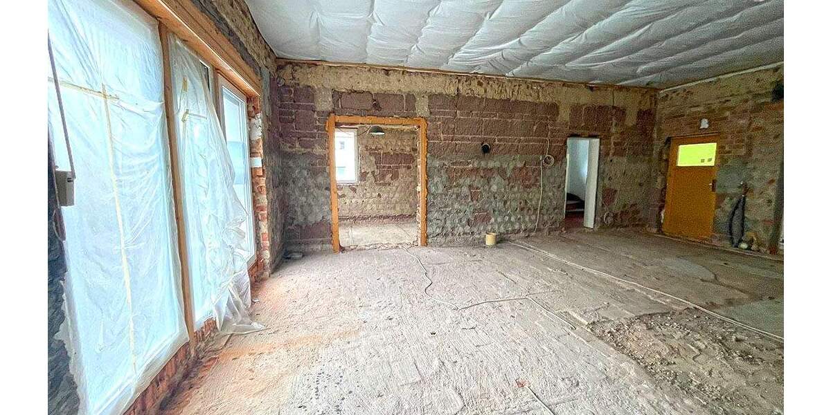 Nachauktion - Gewerbeeinheit und ETW im separaten Gebäude - leerstehend 5 zimmer