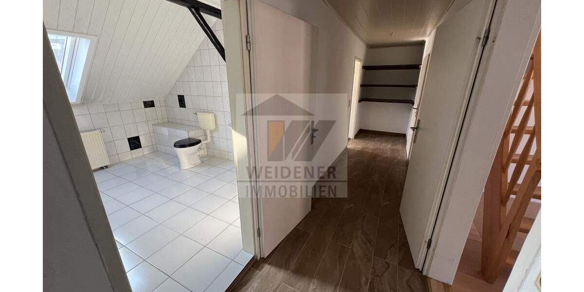Mehrfamilienhaus mit Potential in zentraler Lage von Weida sucht Sie als neuen Besitzer! 1 zimmer