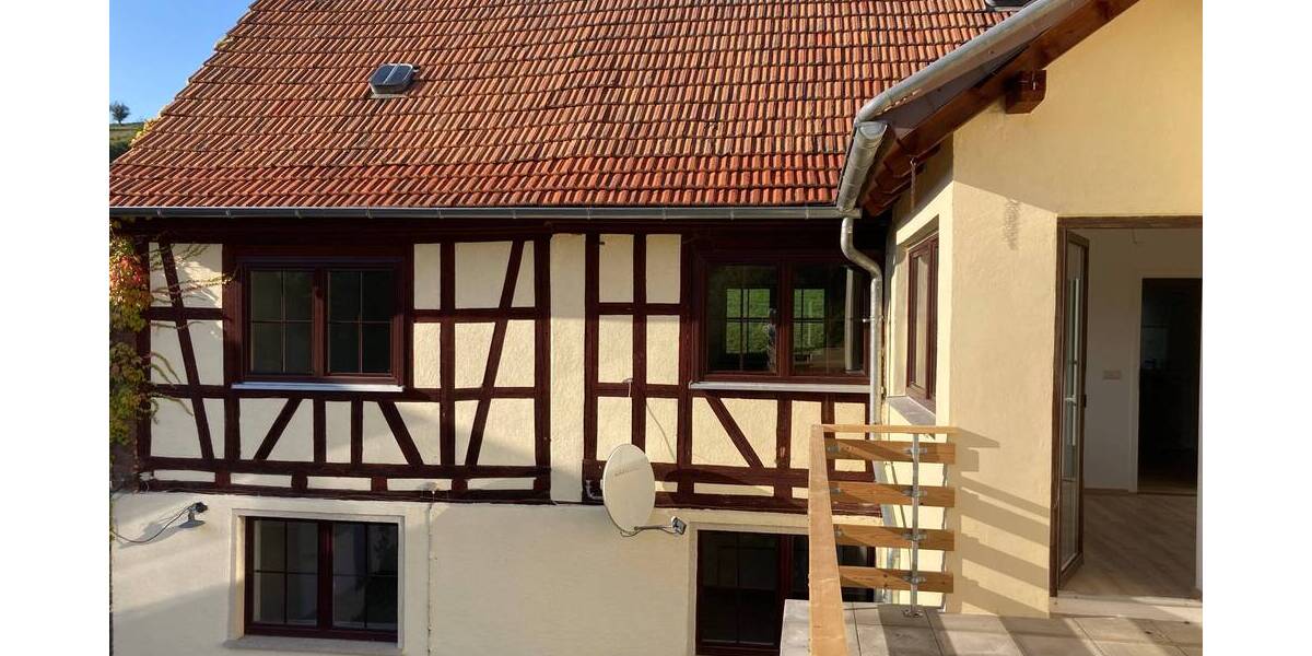 RESERVIERT: Fertig durchsaniertes Mehrgenerationenhaus - mit viel Platz und großem Grundstück in Erdmannsdorf (Tälerdörfer) 8 zimmer