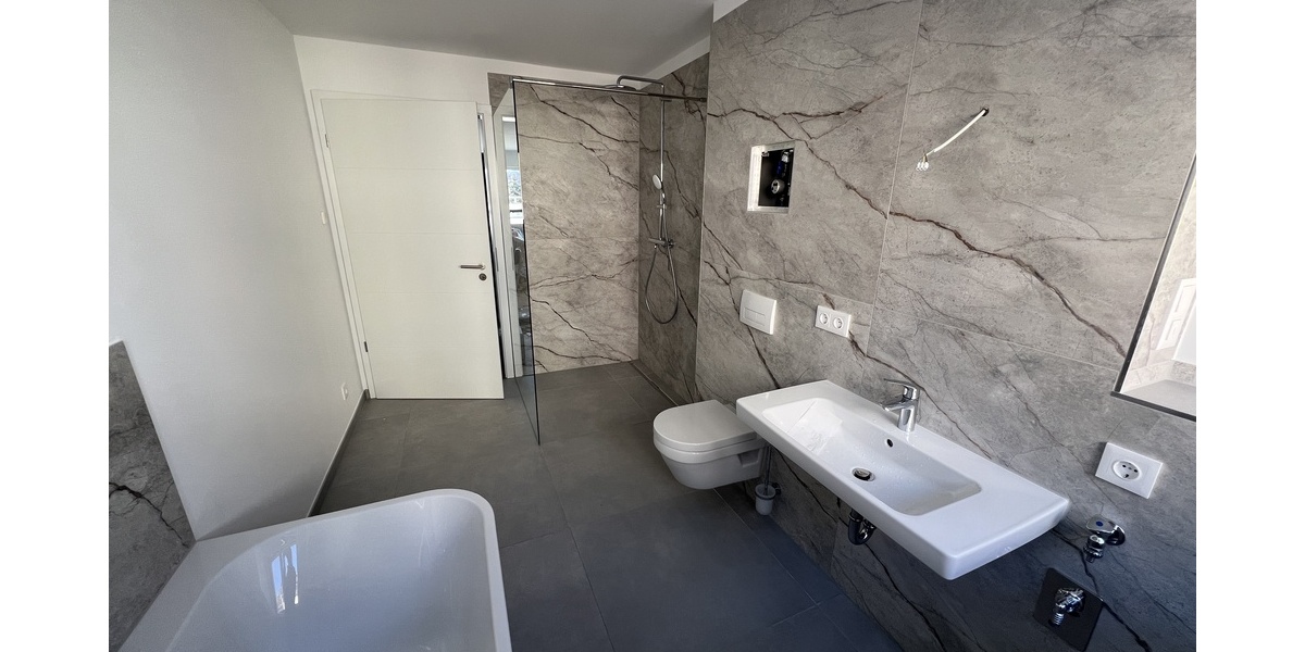 Zweitbezug nach Neubau! Tolle 4-Raum EG-Wohnung im mit großem Balkon, Aufzug, in ruhiger Lage von Gera! - Etagenwohnung Gera Pforten | Angebot:27459580