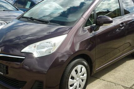 Toyota Verso-S 118.000 km 6.900 € Gera 07548