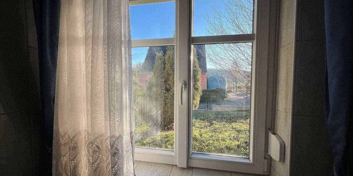 Einfamilienhaus Teuchern - 4 Zimmer, 90 m&sup2;, 100.000&euro; | Angebot:25676782