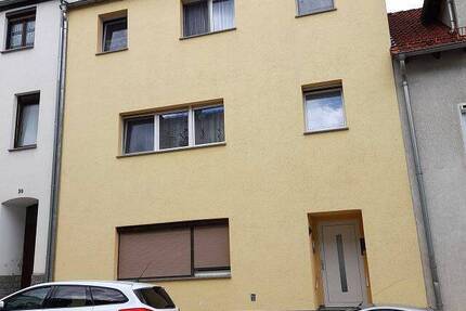 Geräumig, bezahlbar und in der Stadt 8 zimmer