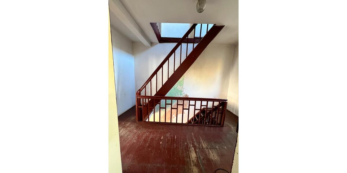 Reihenhaus Meerane - 9 Zimmer, 120 m&sup2;, 39.900&euro; | Angebot:25378971