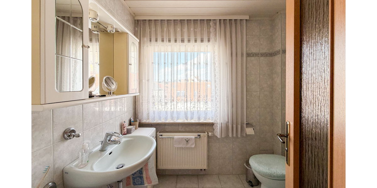 Charmantes Einfamilienhaus mit Substanz, Garage, Garten und Terrasse ! - Einfamilienhaus Gera Zwötzen | Angebot:26193442