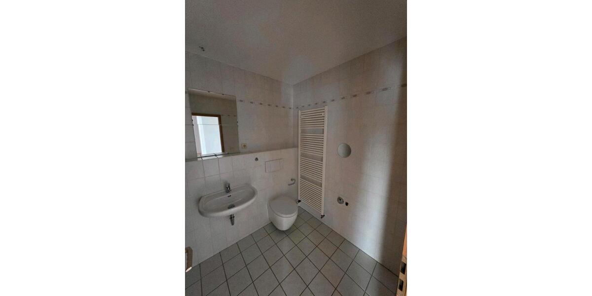 Etagenwohnung Werdau - 4 Zimmer, 101 m&sup2;, 125.000&euro; | Angebot:26061573