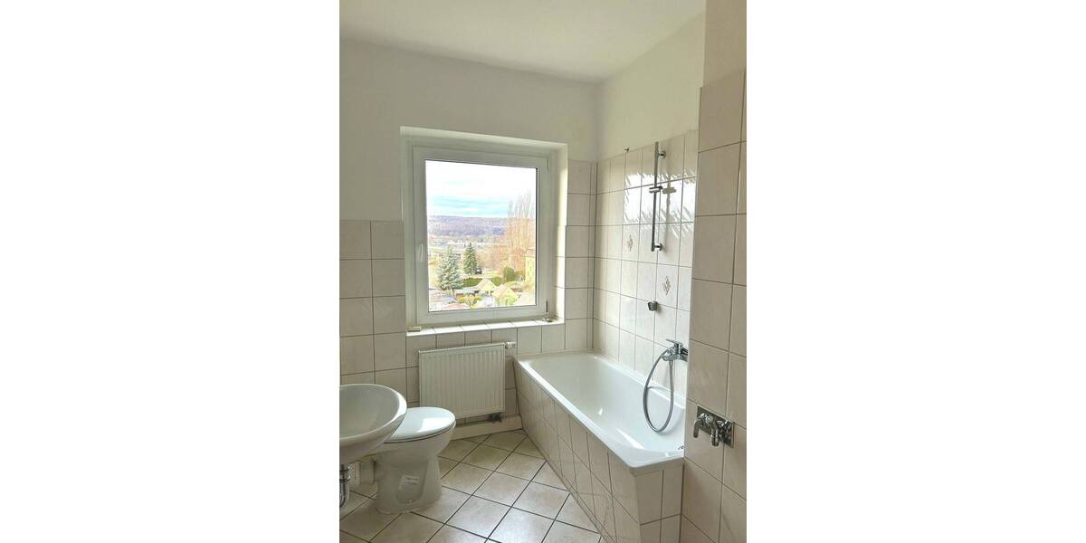 Etagenwohnung Gera Innenstadt - 3 Zimmer, 67 m&sup2;, 375&euro; | Angebot:26902532