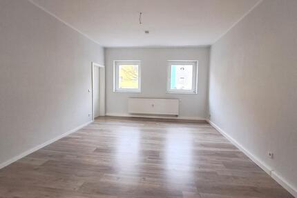 Wohnung Zeitz - 3 Zimmer, 76 m&sup2;, 425&euro; | Angebot:25231122