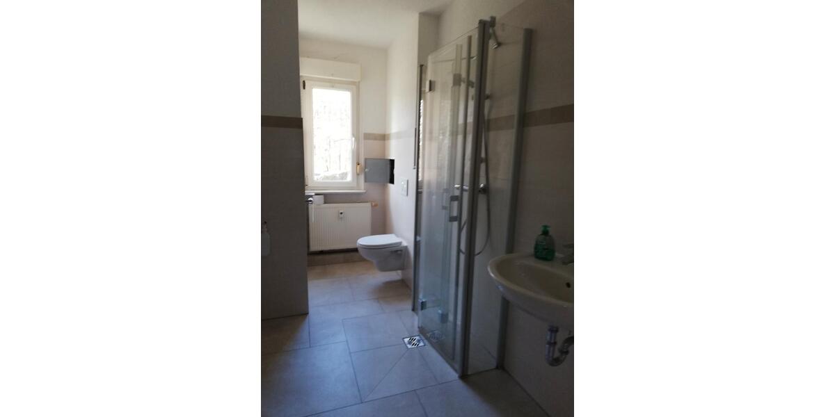 Erdgeschoßwohnung Schmölln - 4 Zimmer, 67 m&sup2;, 380&euro; | Angebot:26085941