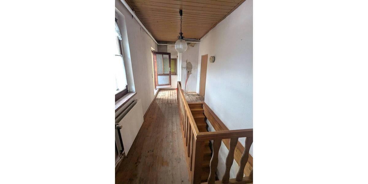 Mehrfamilienhaus, Wohnhaus Hermsdorf - 6 Zimmer, 155 m&sup2;, 79.000&euro; | Angebot:25703141