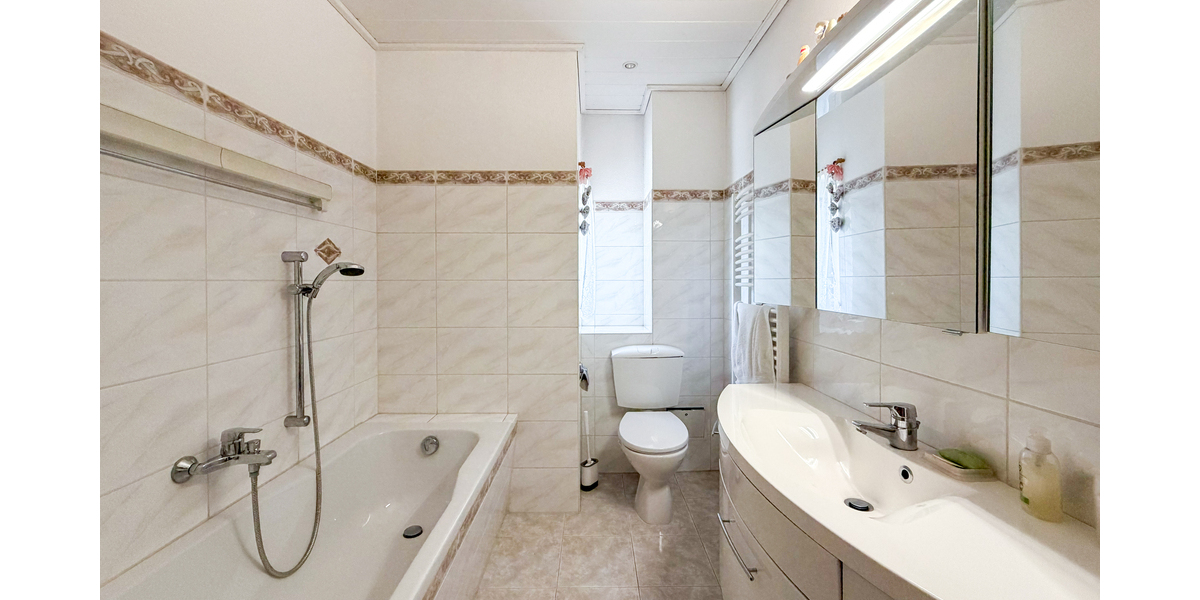 Charmantes Einfamilienhaus mit Substanz, Garage, Garten und Terrasse ! - Einfamilienhaus Gera Zwötzen | Angebot:26193442