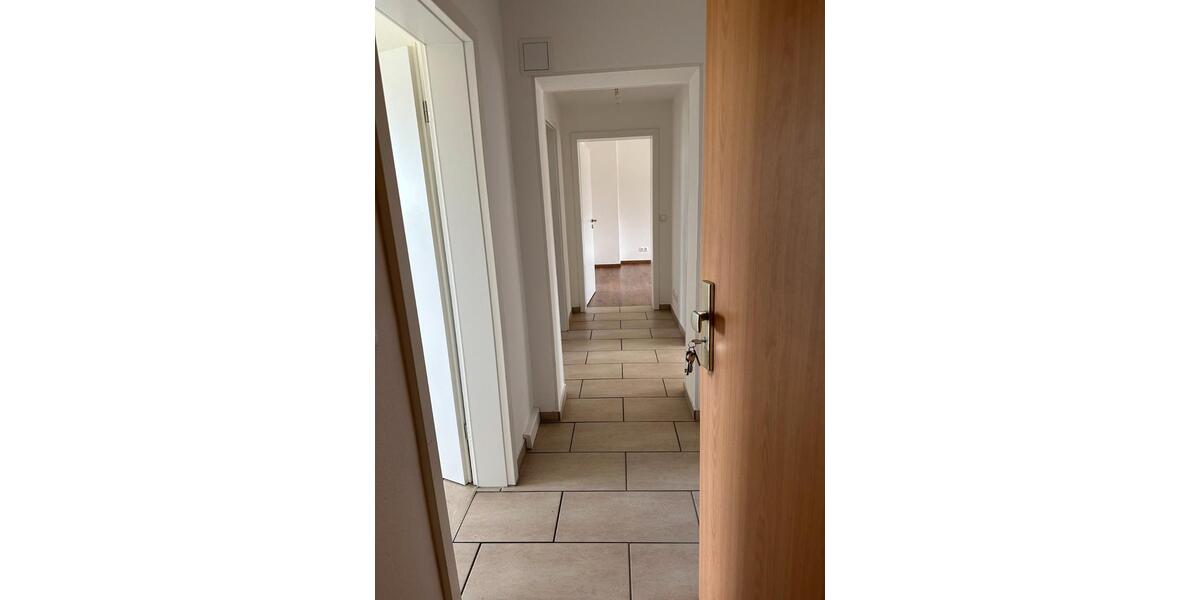 Etagenwohnung Eisenberg - 3 Zimmer, 68 m&sup2;, 75.000&euro; | Angebot:27709694