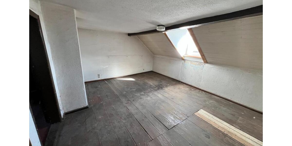 Reihenhaus Meerane - 9 Zimmer, 120 m&sup2;, 39.900&euro; | Angebot:25378971