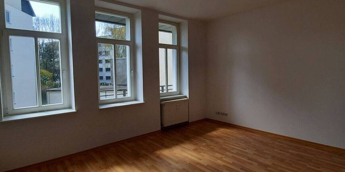 Etagenwohnung Gera Innenstadt - 2 Zimmer, 68 m&sup2;, 400&euro; | Angebot:26261792
