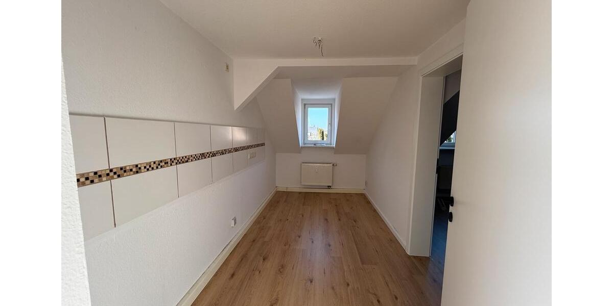 Dachgeschoßwohnung Meerane - 2 Zimmer, 57 m&sup2;, 500&euro; | Angebot:26558622
