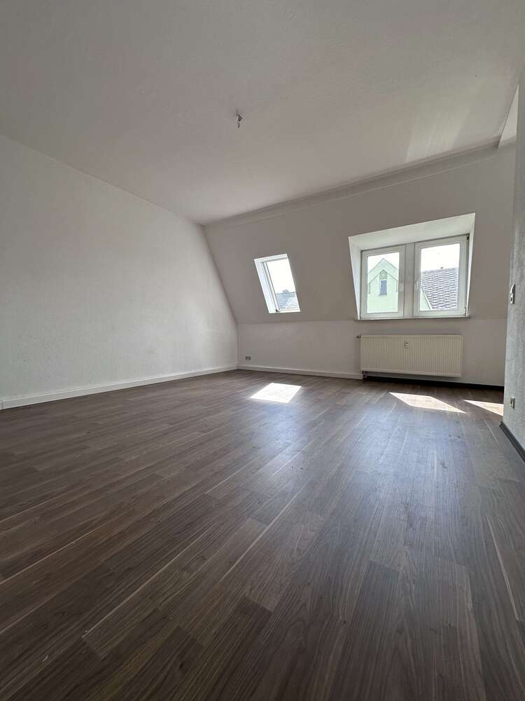 Wohnung zum Mieten in Werdau 335 € 69.81 m²