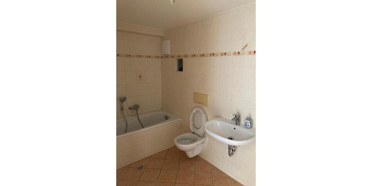 Dachgeschoßwohnung Greiz - 2 Zimmer, 43 m&sup2;, 243&euro; | Angebot:24702811