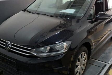 VW Touran 101.894 km 22.985 &euro; Gera 07546