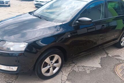 Skoda Rapid 130.000 km 7.490 &euro; Gera 07551