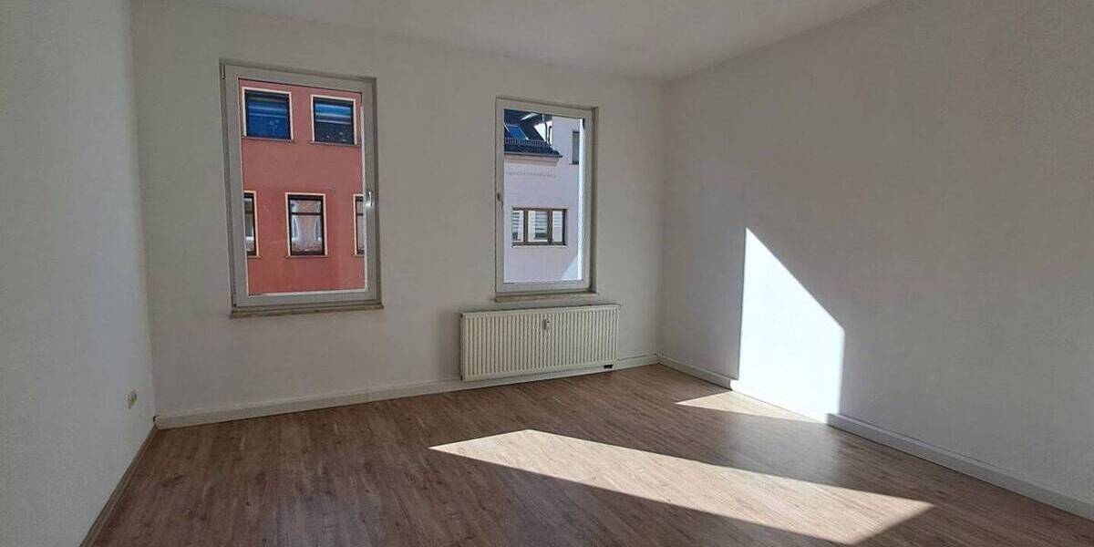 Etagenwohnung Crimmitschau - 3 Zimmer, 76 m&sup2;, 450&euro; | Angebot:26807688