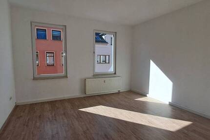 Wohnung Crimmitschau - 3 Zimmer, 76 m&sup2;, 450&euro; | Angebot:26807688