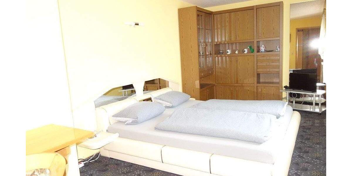 Doppelhaushälfte Werdau - 6 Zimmer, 210 m&sup2;, 260.000&euro; | Angebot:25037909