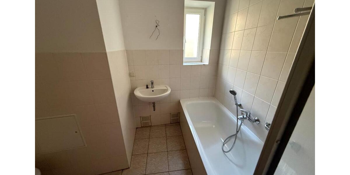 Etagenwohnung Greiz - 3 Zimmer, 79 m&sup2;, 465&euro; | Angebot:26050264