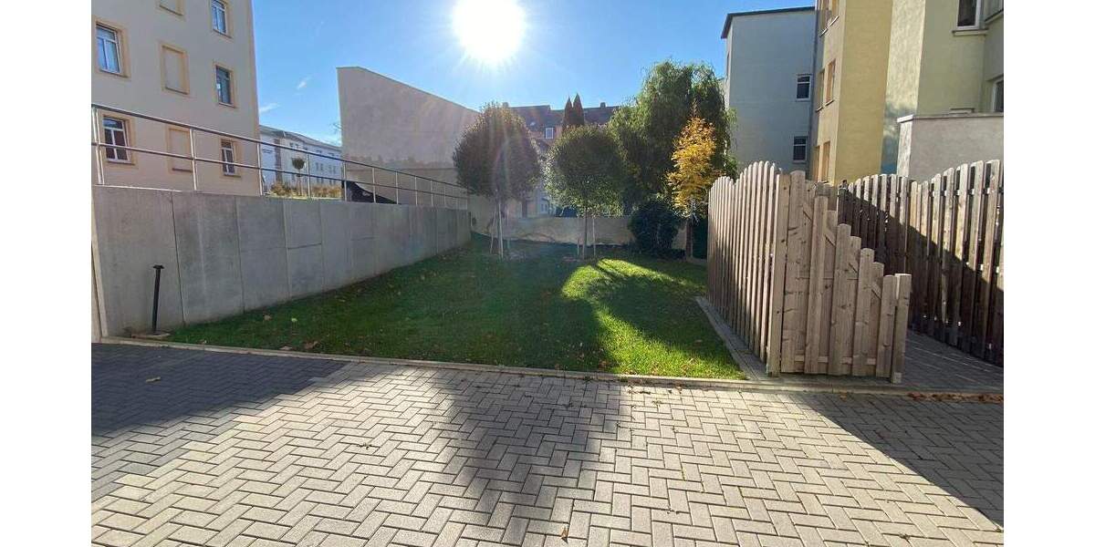 *** Schicke Stadtwohnung DG | Balkon | Kamin | Stellplatz | Einbauküche *** 2 zimmer