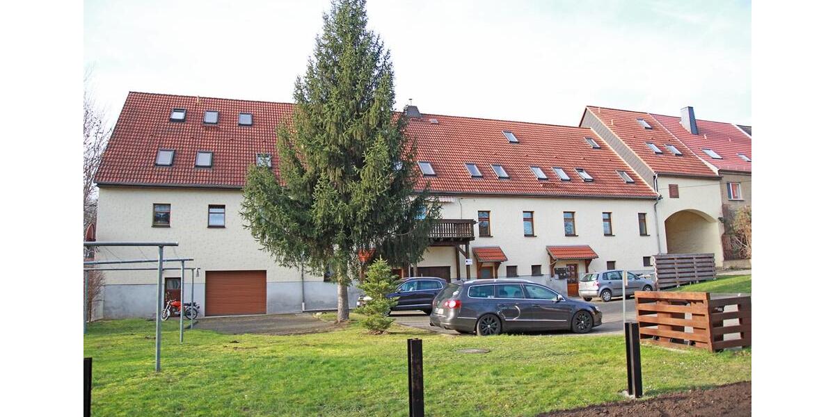 Dachgeschoßwohnung Zeitz - 2 Zimmer, 63 m&sup2;, 275&euro; | Angebot:25832961