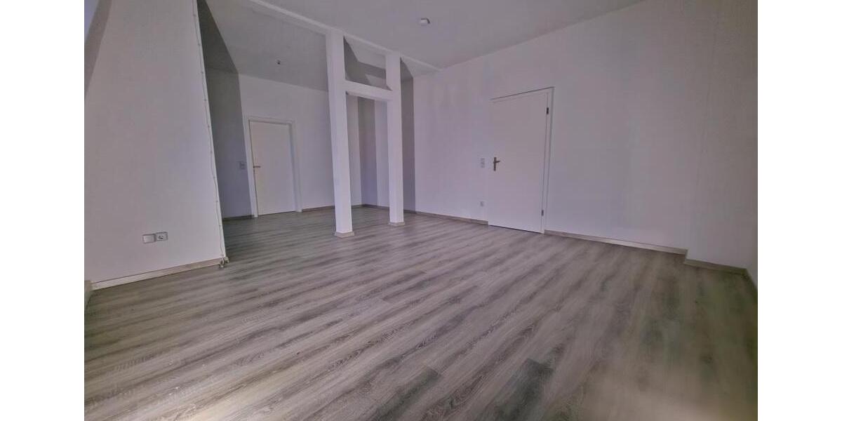 Dachgeschoßwohnung Altenburg - 3 Zimmer, 83 m&sup2;, 457&euro; | Angebot:24441335