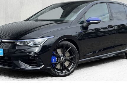VW Golf 9.994 km 47.950 € Zeitz 06712