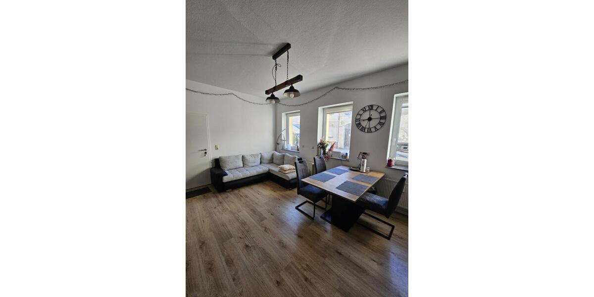 Erdgeschoßwohnung Meerane - 2 Zimmer, 40 m&sup2;, 335&euro; | Angebot:26558625